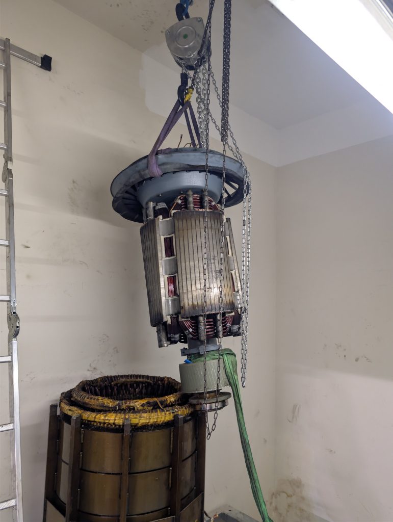 Ausgebauter Rotor während der Demontage einer USV-Anlage